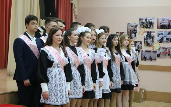 Последний звонок в школе №5 и казачьем кадетском корпусе 